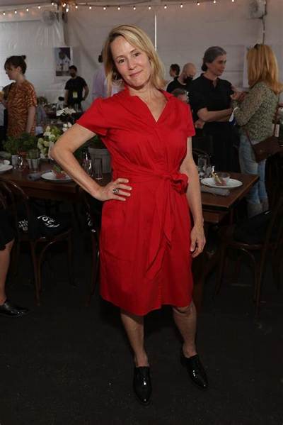 Mary Stuart Masterson Net Worth, Age, Height, Bio, Birthday, Wiki!