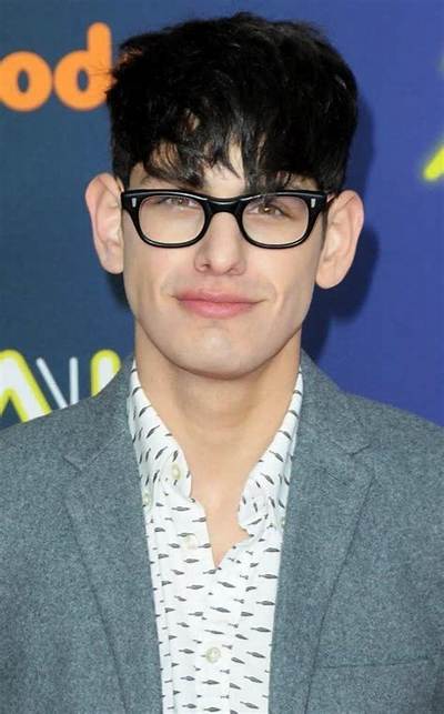 Matt Bennett Net Worth 2024, Age, Height, Bio, Birthday, Wiki!
