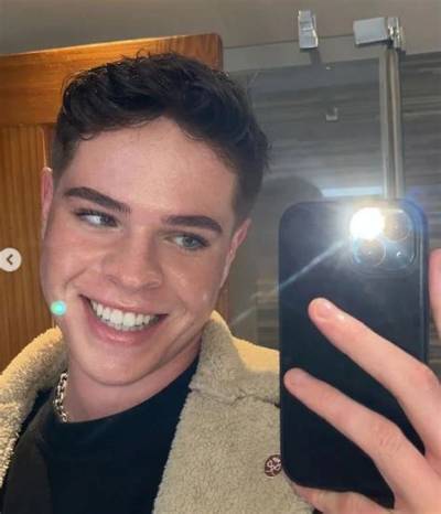 Matt Kenyon - Net Worth, Age, Height, Birthday, Bio, Wiki!