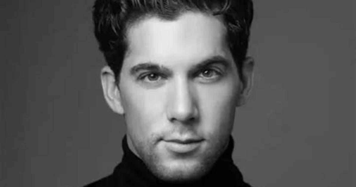 Mauricio Garza - Net Worth, Age, Height, Birthday, Bio, Wiki!