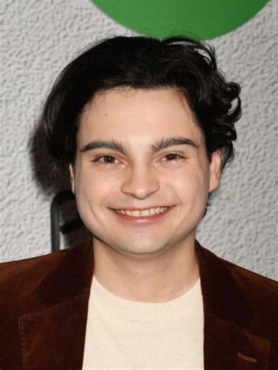 Max Burkholder - Net Worth, Age, Height, Birthday, Bio, Wiki!