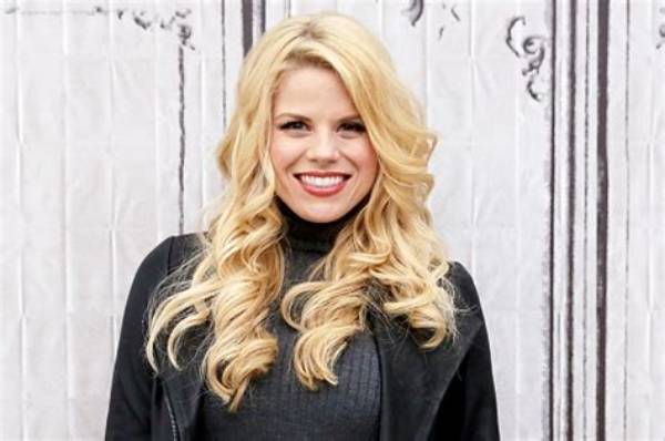 Megan Hilty Net Worth, Age, Height, Bio, Birthday, Wiki!