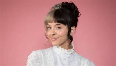 Melanie Martinez Net Worth, Age, Height, Bio, Birthday, Wiki!