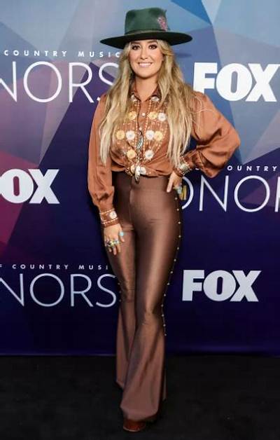 Melanie Wilson - Net Worth, Age, Height, Birthday, Bio, Wiki!