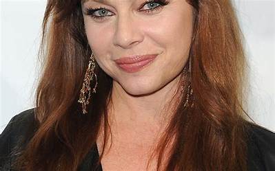 Melinda Clarke - Net Worth, Age, Height, Birthday, Bio, Wiki!
