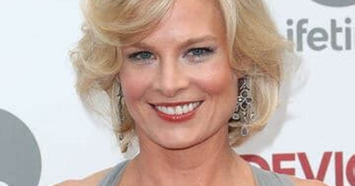 Melinda Page Hamilton Net Worth 2024, Age, Height, Bio, Birthday, Wiki!