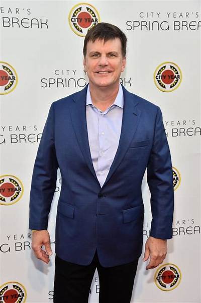 Michael Lewis Net Worth 2024, Age, Height, Bio, Birthday, Wiki!