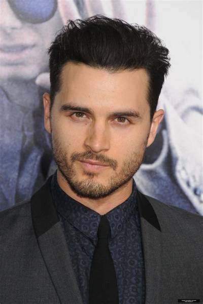 Michael Malarkey Net Worth, Age, Height, Bio, Birthday, Wiki!