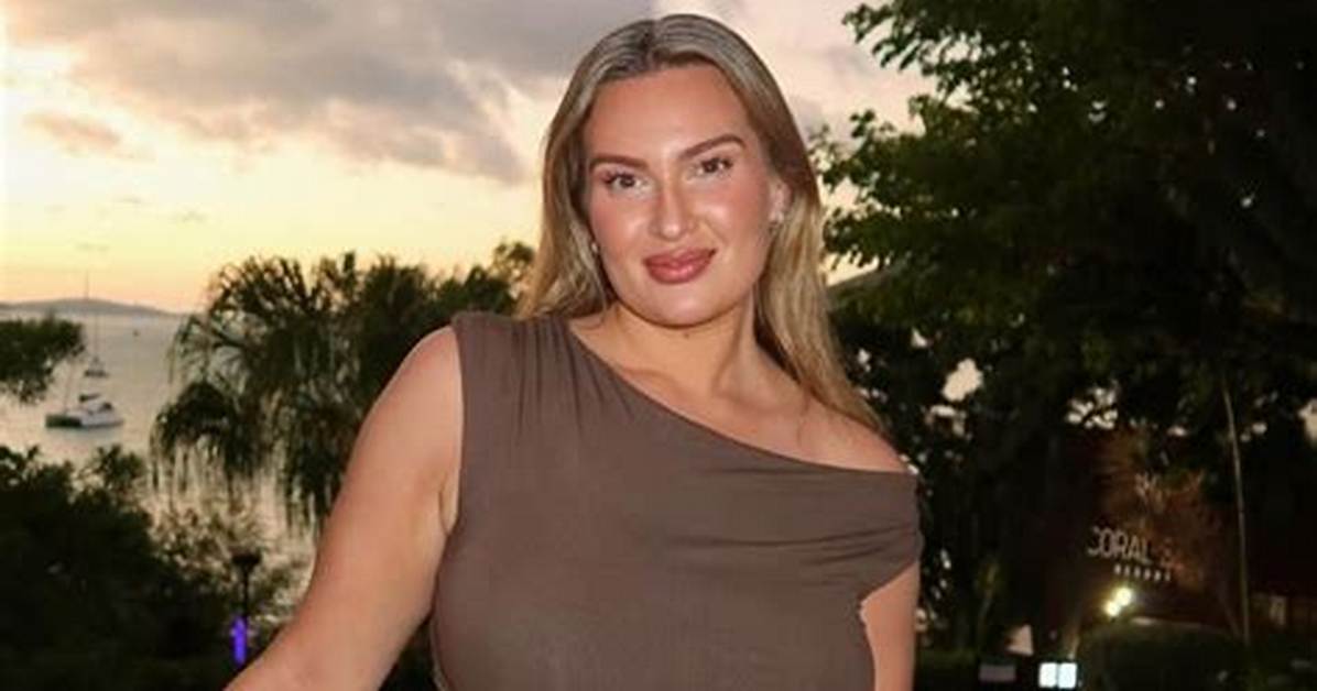 Mikaela Phillips - Net Worth, Age, Height, Birthday, Bio, Wiki!