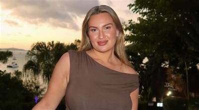 Mikaela Phillips - Net Worth, Age, Height, Birthday, Bio, Wiki!