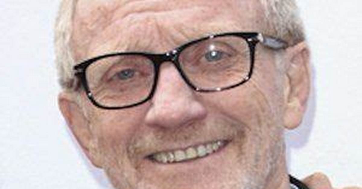 Mike Chapman - Net Worth, Age, Height, Birthday, Bio, Wiki!