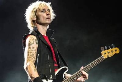 Mike Dirnt - Net Worth, Age, Height, Birthday, Bio, Wiki!