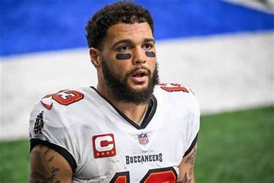 Mike Evans Net Worth, Age, Height, Bio, Birthday, Wiki!