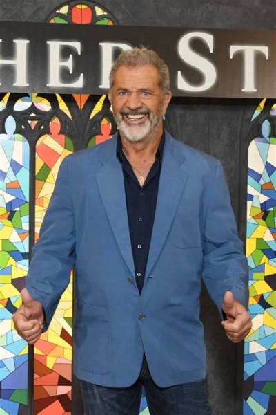 Mike Gibson Net Worth, Age, Height, Bio, Birthday, Wiki!