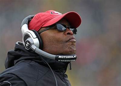 Mike Singletary Net Worth 2024, Age, Height, Bio, Birthday, Wiki!