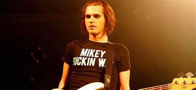 Mikey Way Net Worth, Age, Height, Bio, Birthday, Wiki!