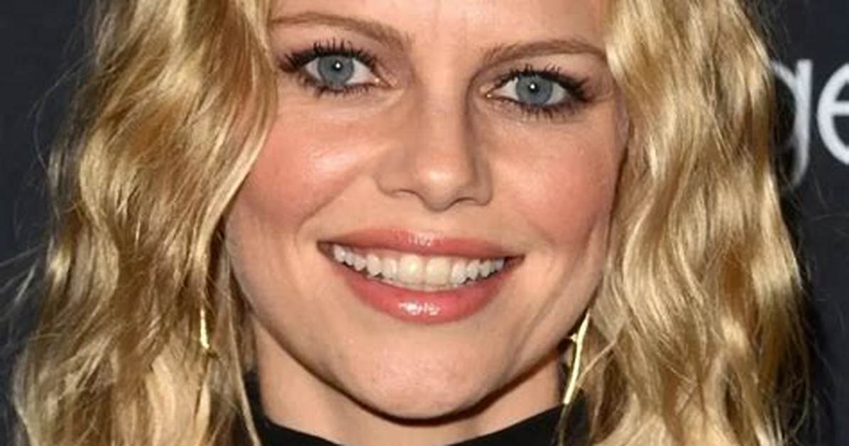 Mircea Monroe - Net Worth, Age, Height, Birthday, Bio, Wiki!