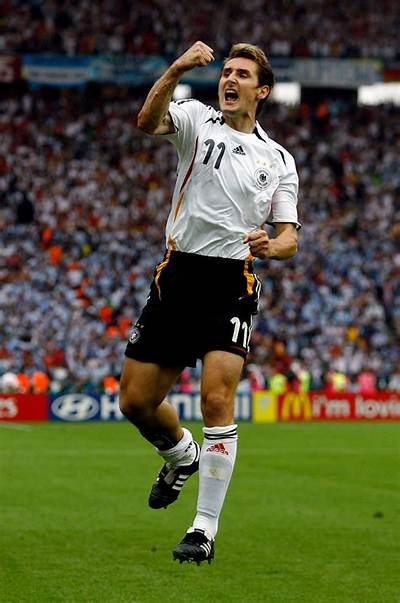 Miroslav Klose - Net Worth, Age, Height, Birthday, Bio, Wiki!