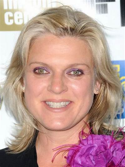 Molly Price - Net Worth, Age, Height, Birthday, Bio, Wiki!