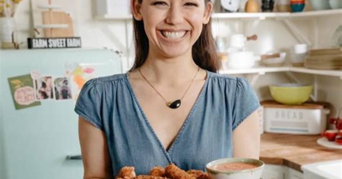 Molly Yeh Net Worth, Age, Height, Bio, Birthday, Wiki!