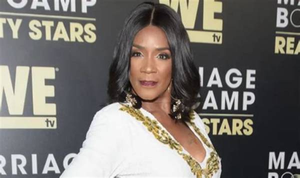 Momma Dee Net Worth, Age, Height, Bio, Birthday, Wiki!