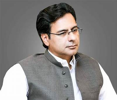 Moonis Elahi Net Worth, Age, Height, Bio, Birthday, Wiki!