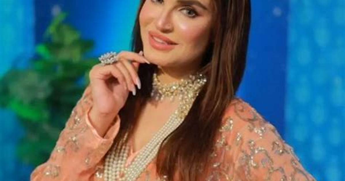 Nadia Hussain - Net Worth, Age, Height, Birthday, Bio, Wiki!
