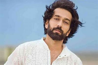 Nakuul Mehta Net Worth, Age, Height, Bio, Birthday, Wiki!