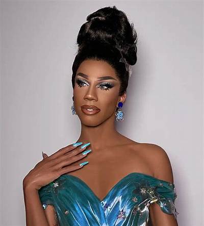 Naomi Smalls Net Worth, Age, Height, Bio, Birthday, Wiki!
