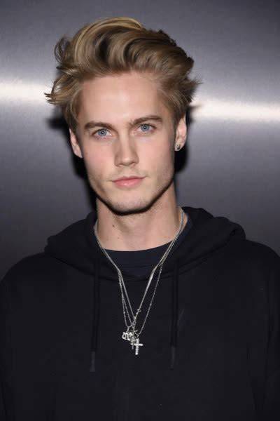 Neels Visser - Net Worth, Age, Height, Birthday, Bio, Wiki!