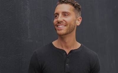 Nick Fradiani Net Worth, Age, Height, Bio, Birthday, Wiki!