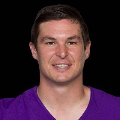 Nick Mullens Net Worth, Age, Height, Bio, Birthday, Wiki!
