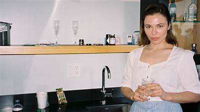 Nina Kraviz Net Worth, Age, Height, Bio, Birthday, Wiki!