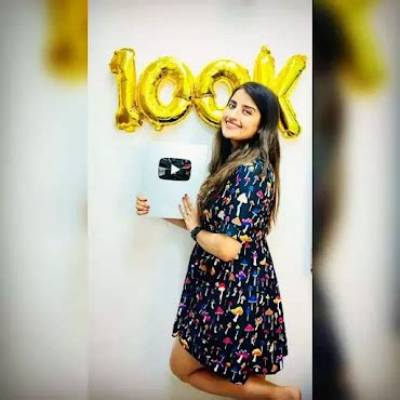 Nisha Pahuja - Net Worth, Age, Height, Birthday, Bio, Wiki!