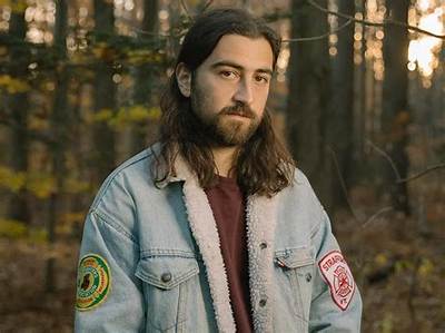 Noah Kahan Net Worth, Age, Height, Bio, Birthday, Wiki!