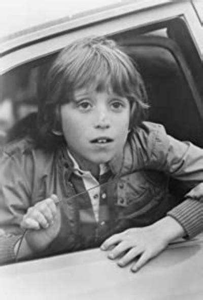 Oliver Robins - Net Worth, Age, Height, Birthday, Bio, Wiki!
