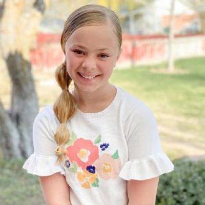 Olivia Hoellein - Net Worth, Age, Height, Birthday, Bio, Wiki!