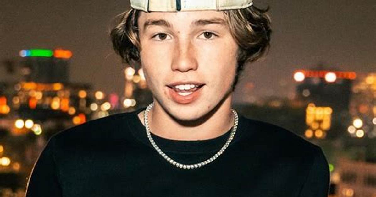 Owen Holt - Net Worth, Age, Height, Birthday, Bio, Wiki!