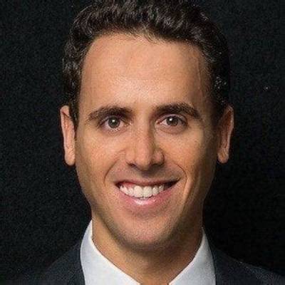Oz Pearlman Net Worth, Age, Height, Bio, Birthday, Wiki!