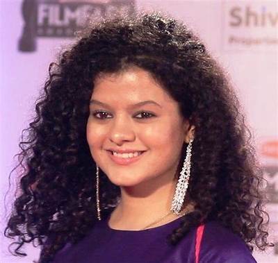 Palak Muchhal - Net Worth, Age, Height, Birthday, Bio, Wiki!