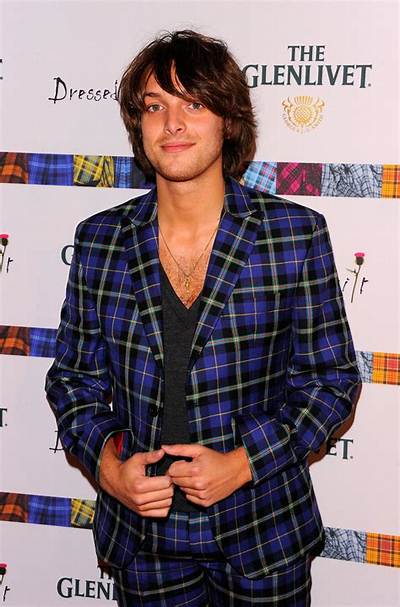 Paolo Nutini Net Worth, Age, Height, Bio, Birthday, Wiki!