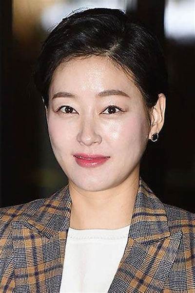 Park Jin-Hee - Net Worth, Age, Height, Birthday, Bio, Wiki!