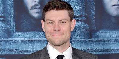 Patrick Fugit Net Worth, Age, Height, Bio, Birthday, Wiki!