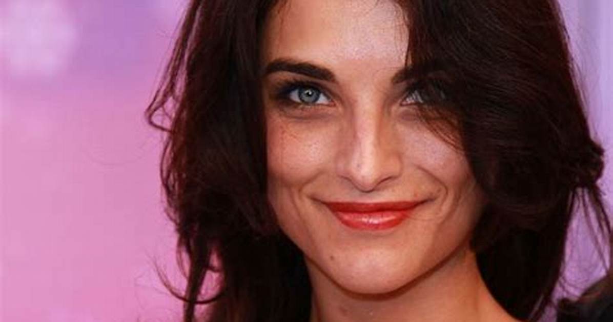 Pauline Delpech - Net Worth, Age, Height, Birthday, Bio, Wiki!