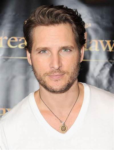 Peter Facinelli Net Worth, Age, Height, Bio, Birthday, Wiki!