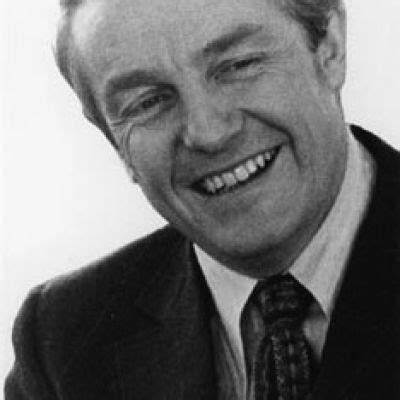 Peter Lougheed - Net Worth, Age, Height, Birthday, Bio, Wiki!