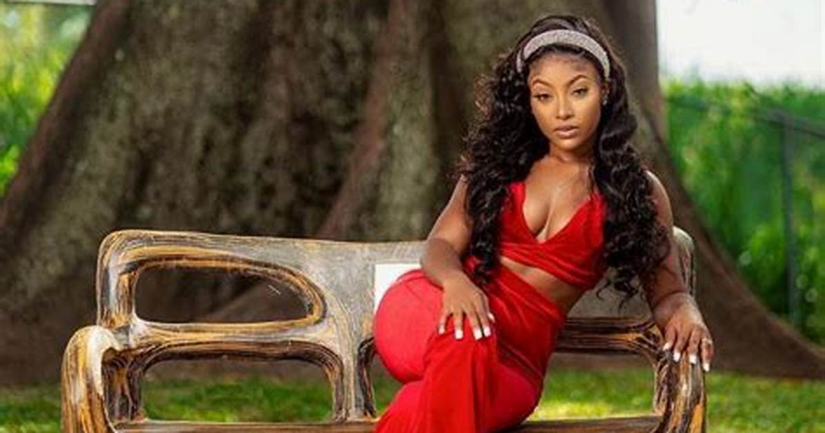 Petite-Sue Divinitii - Net Worth, Age, Height, Birthday, Bio, Wiki!