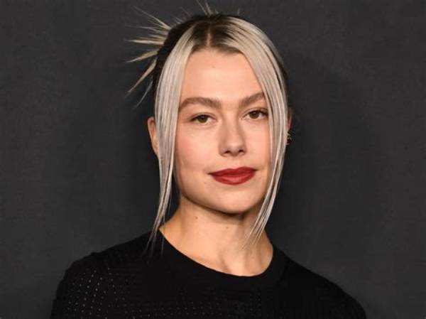 Phoebe Bridgers Net Worth, Age, Height, Bio, Birthday, Wiki!