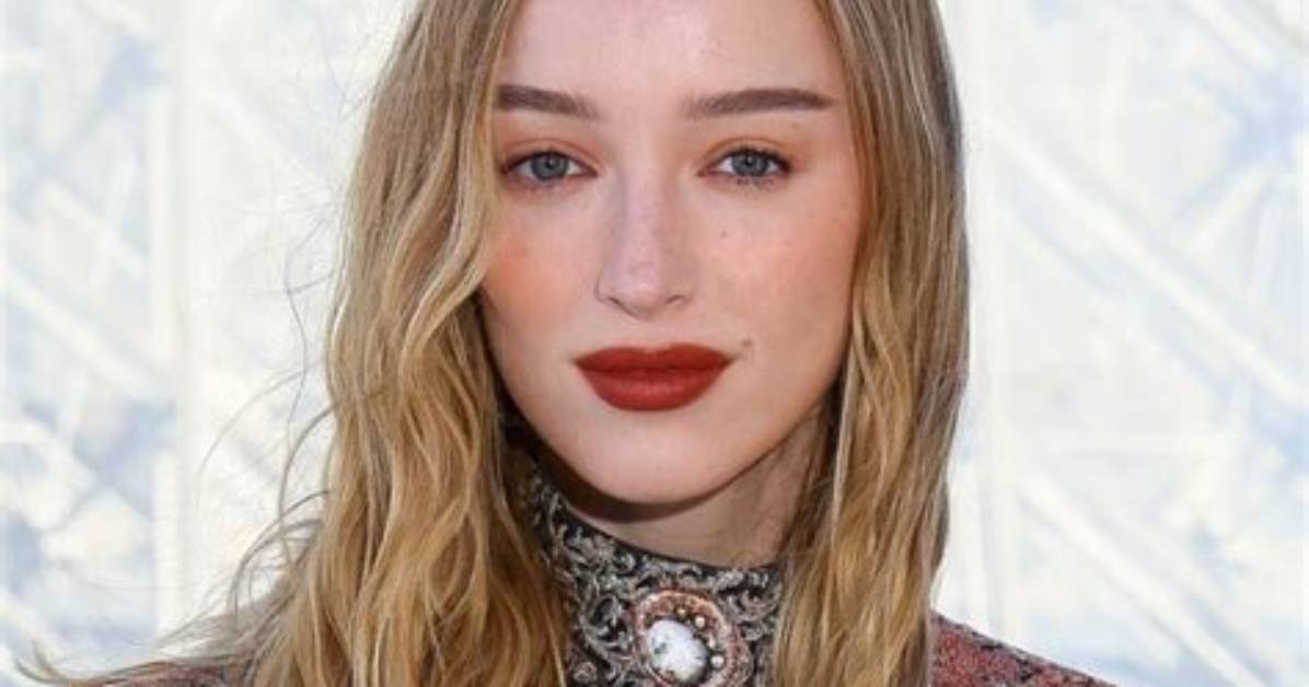 Phoebe Dynevor Net Worth, Age, Height, Bio, Birthday, Wiki!
