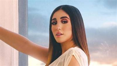 Queen Buenrostro - Net Worth, Age, Height, Birthday, Bio, Wiki!